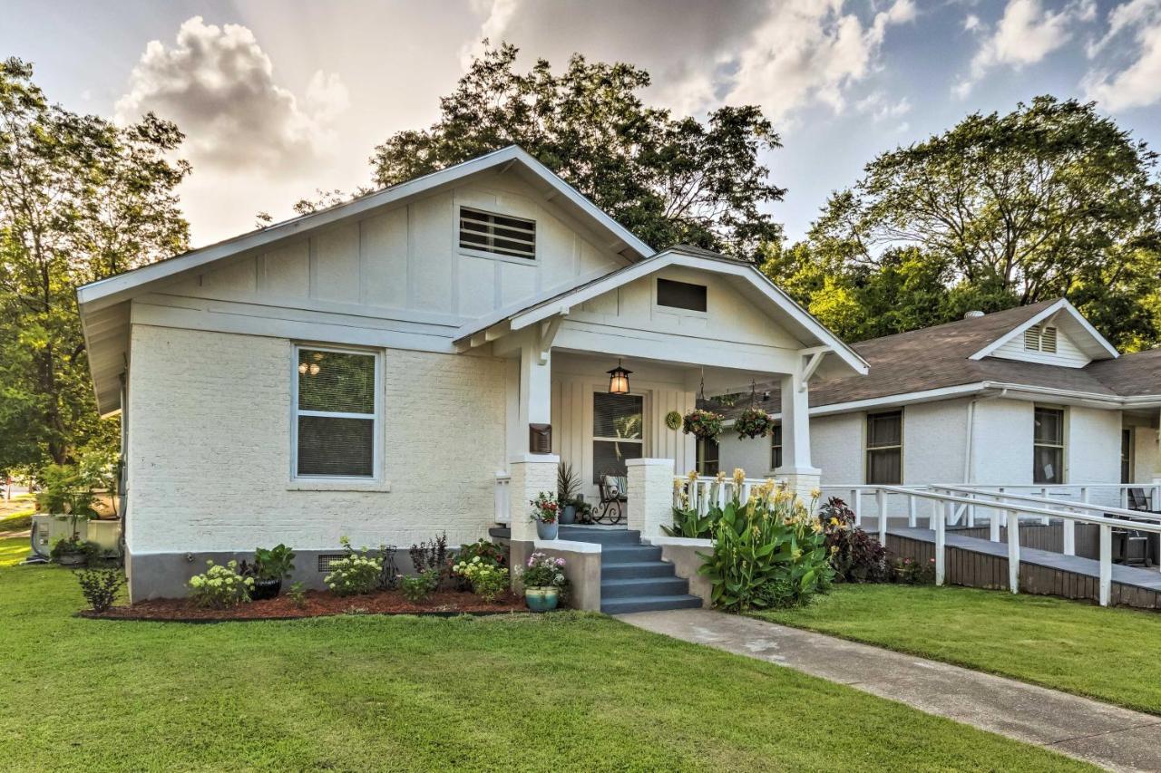 Remodeled Downtown Hot Springs Home With Porch Exterior photo