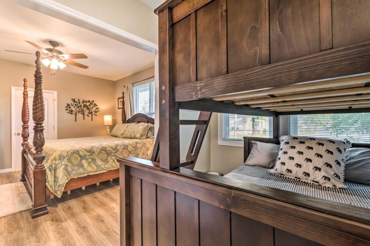 Remodeled Downtown Hot Springs Home With Porch Exterior photo